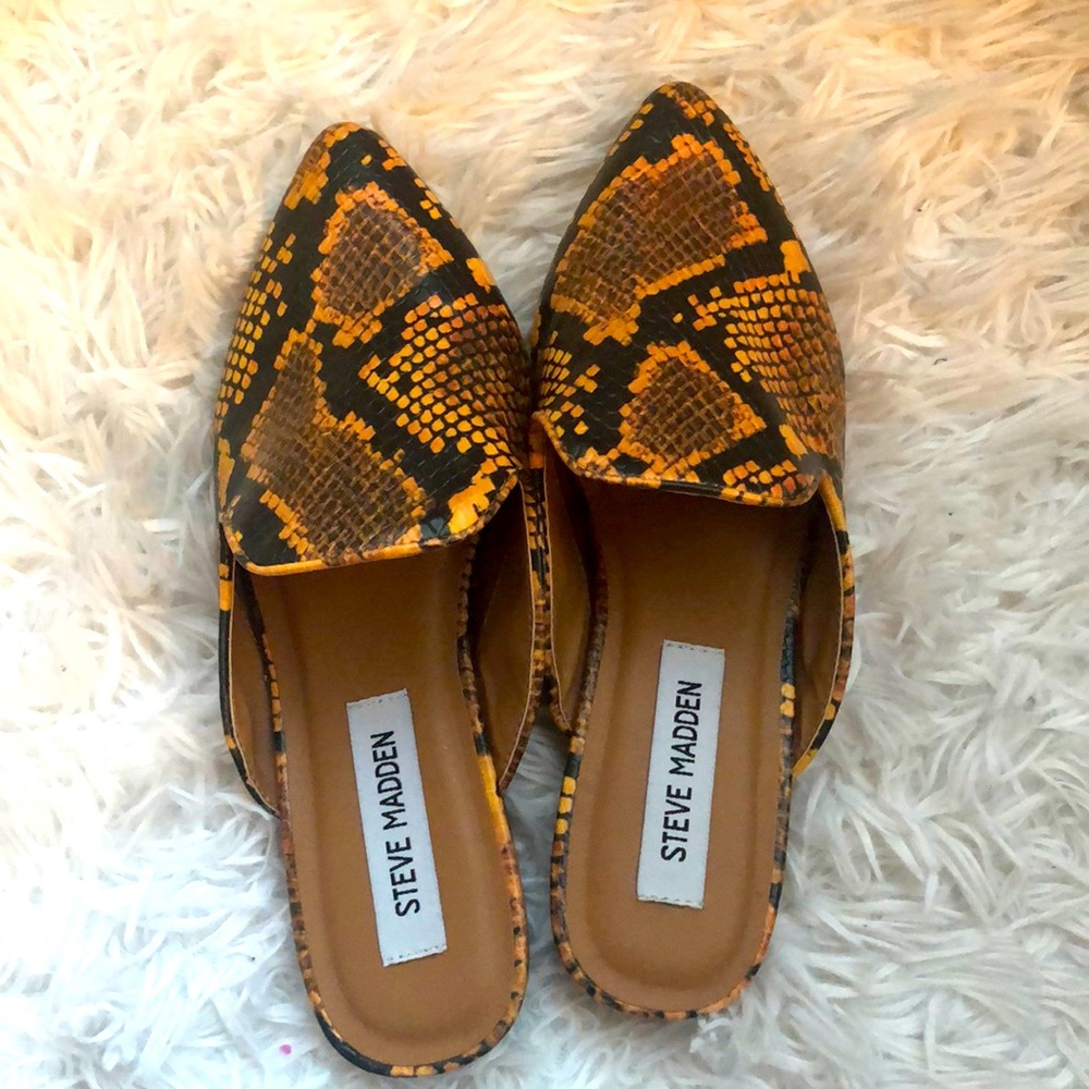 Steve Madden Slip Ons!